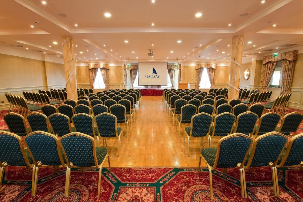 Galway Bay Hotel Conference & Leisure Centre Esterno foto