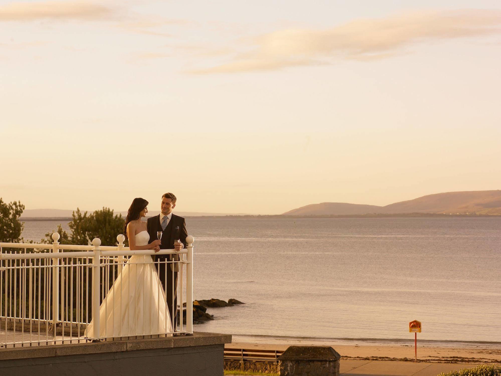 Galway Bay Hotel Conference & Leisure Centre Esterno foto