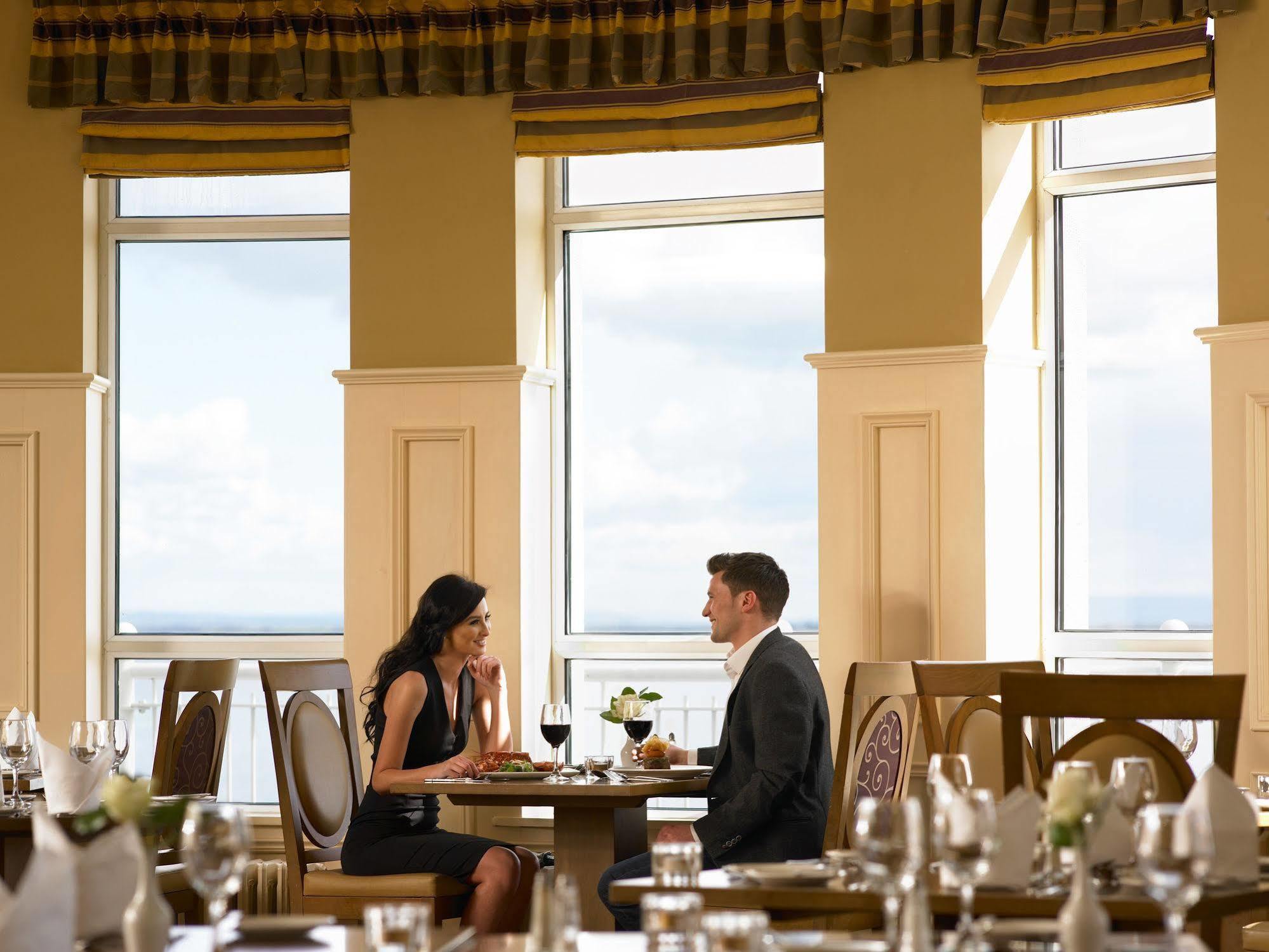 Galway Bay Hotel Conference & Leisure Centre Esterno foto