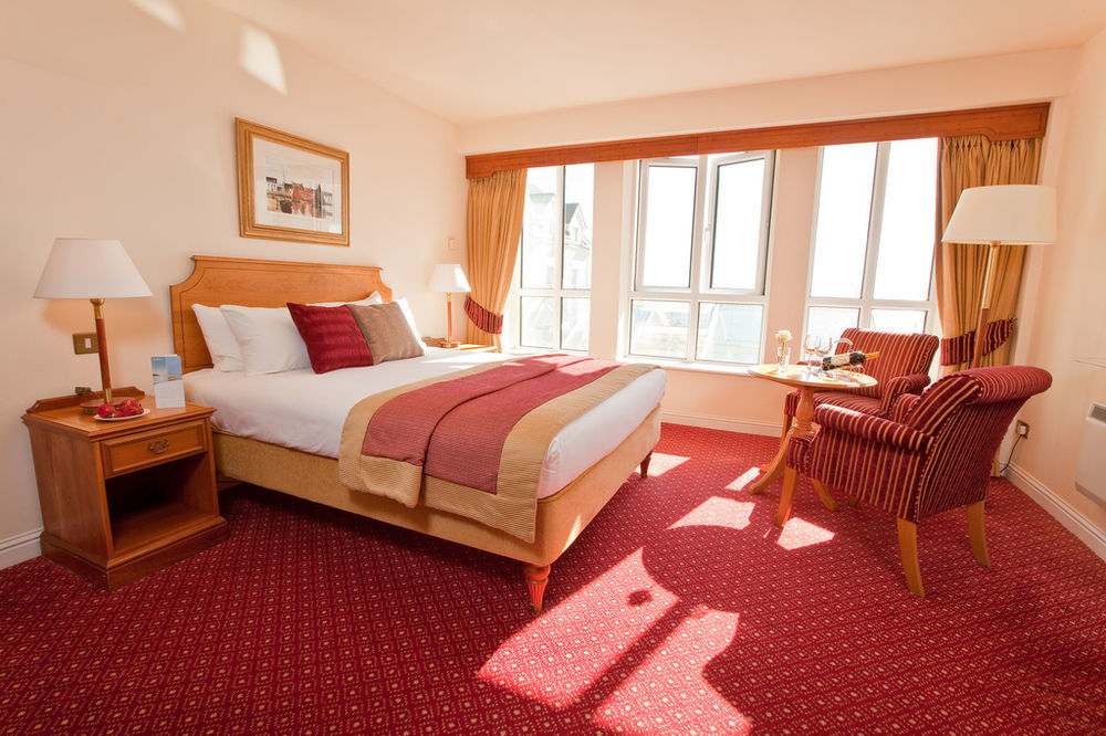 Galway Bay Hotel Conference & Leisure Centre Esterno foto